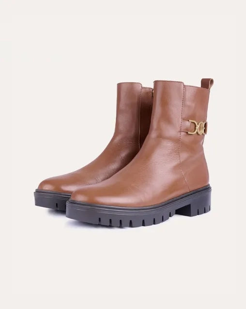 BOTÍN DE PIEL CARAMELO SUELA TRACK