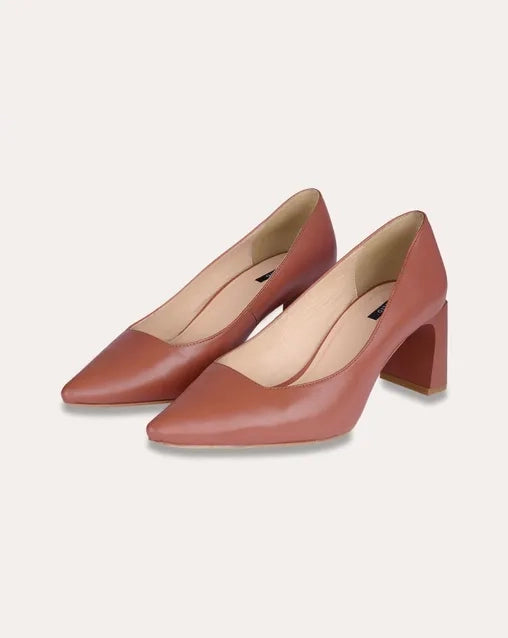 ZAPATILLA PUMP DE PIEL CARAMELO TACÓN CUADRADO